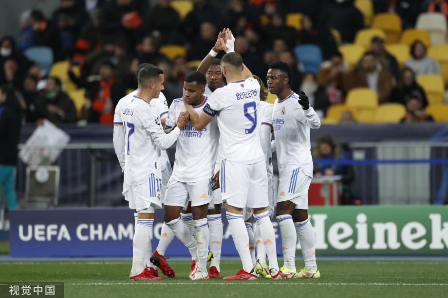 他用自己的 他用自己的