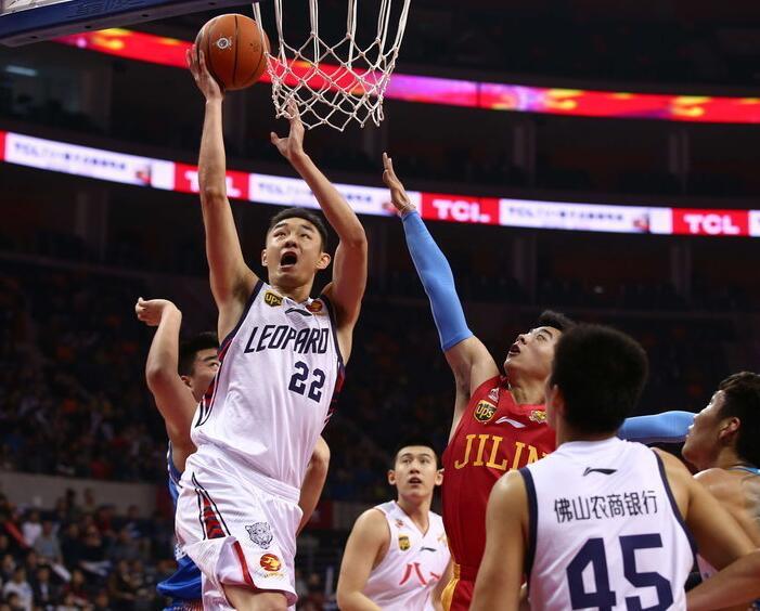 星展露头角 星展露头角