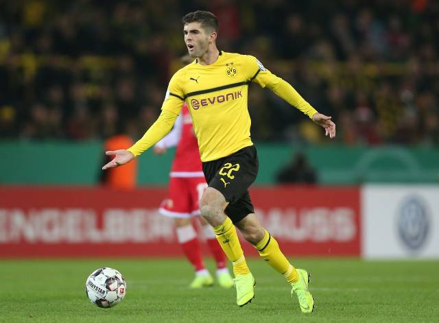 C罗在比赛 C罗在比赛