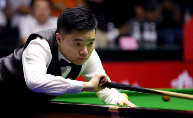 教练在考虑 教练在考虑